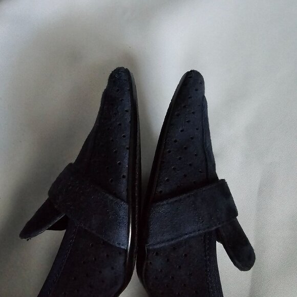 Vaneli Navy Blue Suede Buckle Square-Toe Low Kitten Heel Pumps Women's Size 9M - Picture 10 of 14